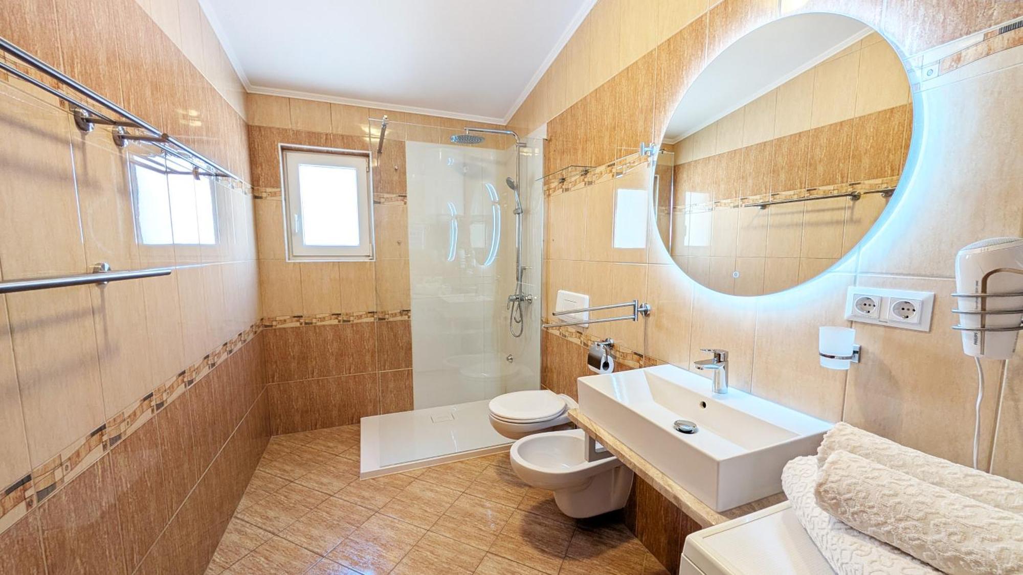 Modern 3Br Apartments In Zadar With Balcony Or Terrace, Free Parking & Ac Exterior photo